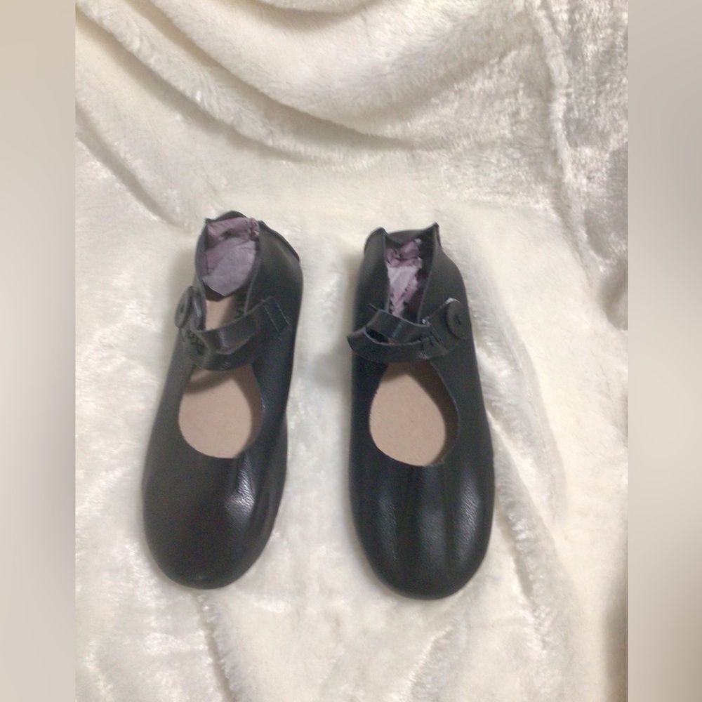 Soft kids faux leather ballet flats NWOB